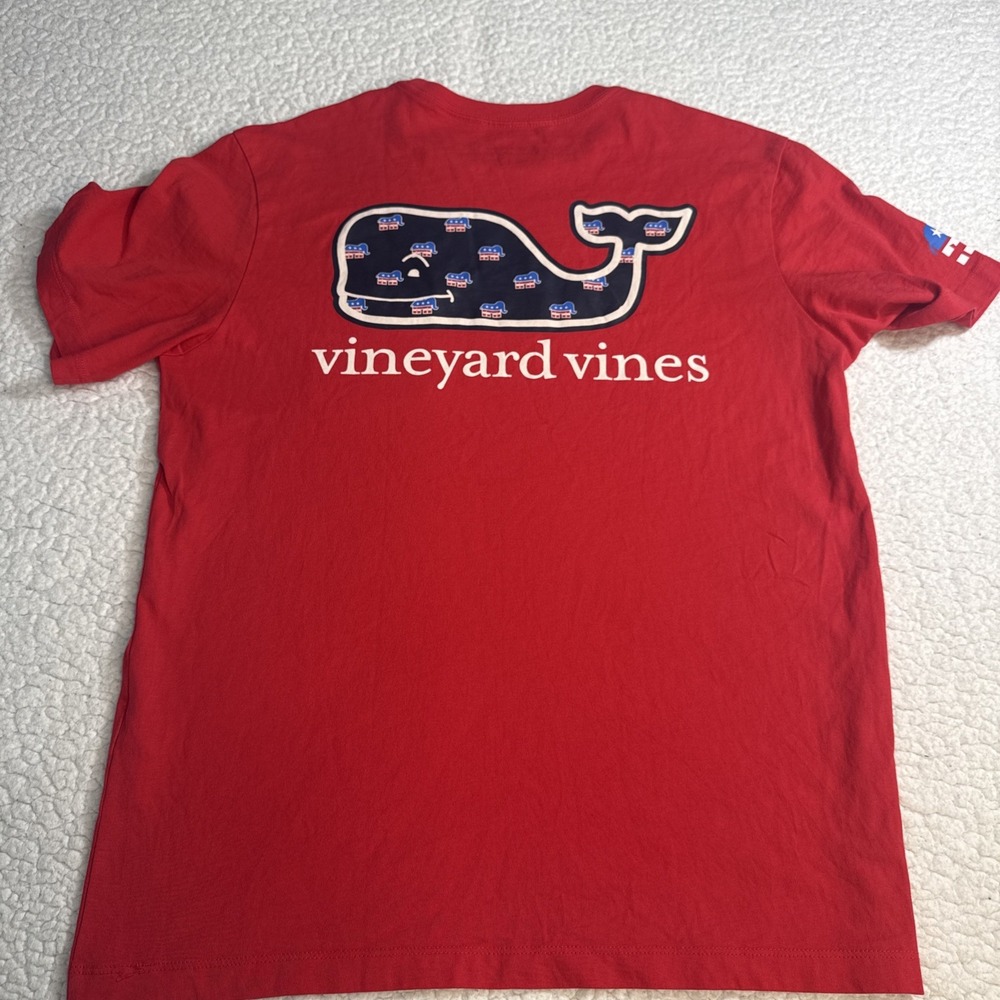 Vineyard Vines Shirt Mens Sz S Red  American Flag Whale Pocket Graphic Tee rare